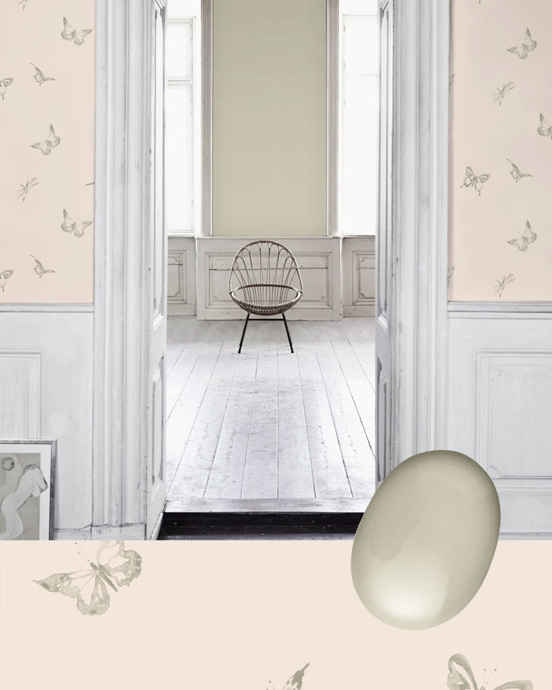 Butterflies med cremet beige. Raffinert, diskret fargespill. I tapetet dominerer blush, mens den tilhørende fargen er creme. Begge er klassisk lyse, varme vegfarger, men kombinasjonen mellom blush og creme er ny og frekk. La deg inspirere av eksemplet hvor to rom ses i forlengelse av hverandre. Det første rommet er dekorert med tapet, og det bakerste er ensfarget. Tapet: 510003, farve: 510003 - Butterflies